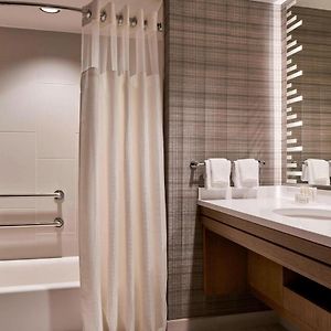King Room Mobility accessible